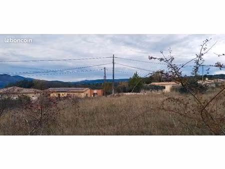 terrain 1 600 m² les vans