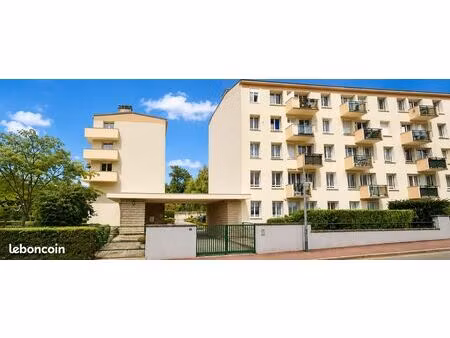 charmant t2 - 49 m² – cave et stationnement dans résidence