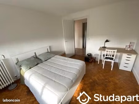 chambre 1 pièce 10 m²