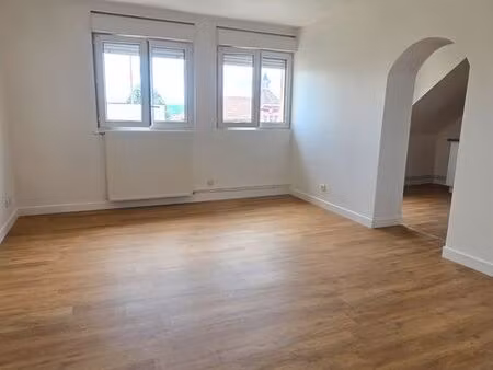 t3 4 pieces 67m garage + parking - 500 - sochaux - libre de suite - lumineux
