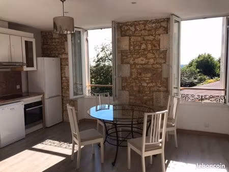 rare - appartement traversant type t3 à montendre centre avec vue dégagée + pompe à chaleu