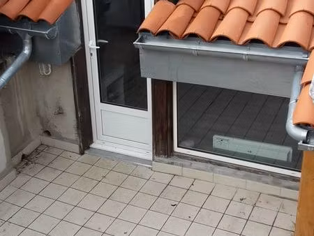 t1 bis terrasse au centre