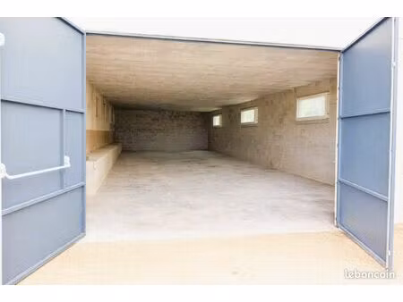 pusey  entrepôt de 103m2