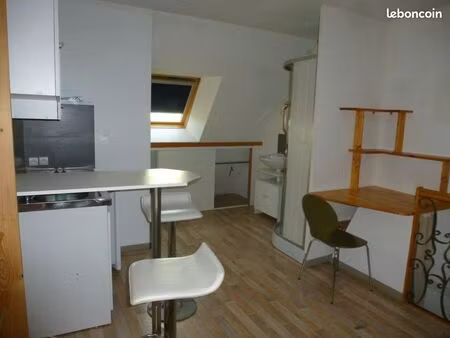 studio meublé  indépendant  chez l’habitant  37250
