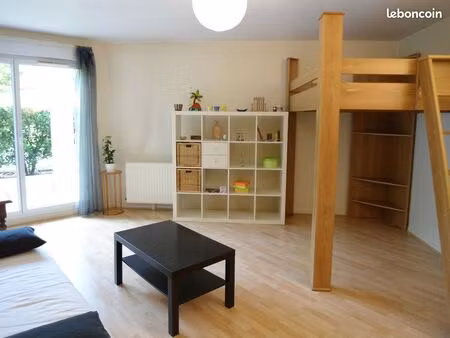 studio meublé 32m2 terrasse/parking/cave