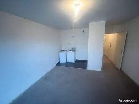 studio 1 pièce 30 m²