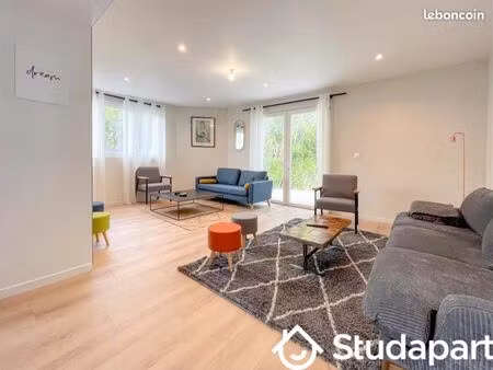 chambre 1 pièce 13 m²