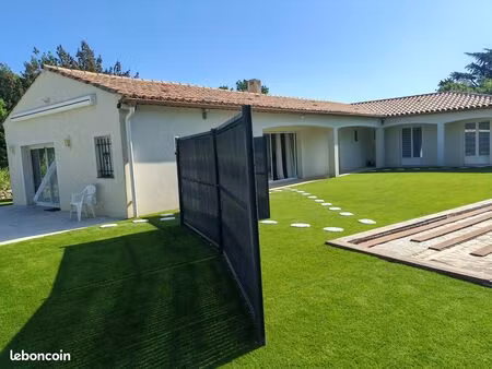 villa dans domaine privé et sécurisé