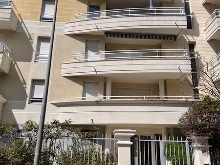 canne la bocca près gare et mère