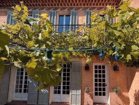 rare - maison individuelle située à proximité immédiate du centre-ville