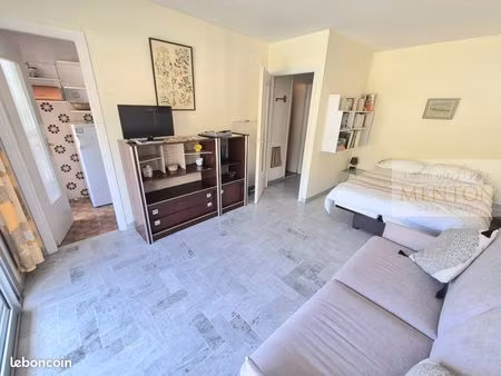 studio 1 pièce 32 m²