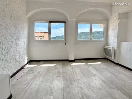 38m2 2/3 pièces bar-sur-loup avec belle vue