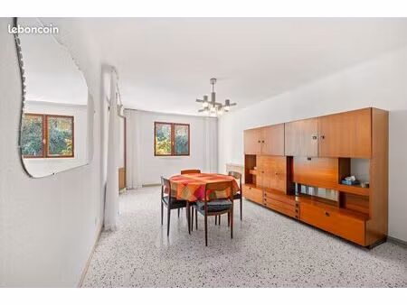 appartement 4 pièces 75m² + terrasse 25m² + parking + cave – lumineux & calme - la trinité