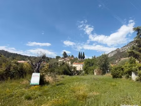 terrain avec permis de 880m2