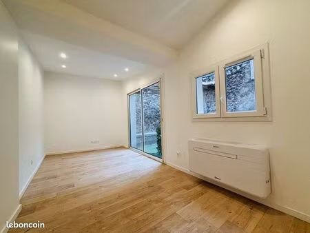 appartement avec terrasse – le suquet cannes – plage & palais à 5 min – sans frais d’agenc