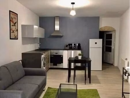t2 meublé de 45 m² à louer – boulbon