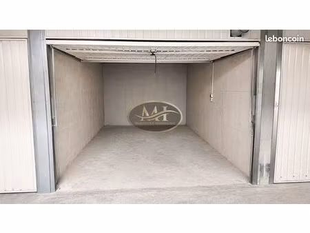 parking/box martigues