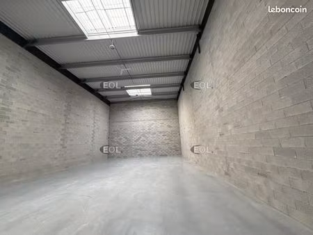 local d'activité 385 m²