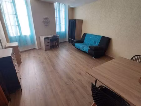 studio meublé de 29 m² + pièce indépendante avec électricité de 8 m² – auch centre-ville