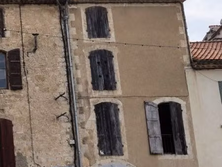 rare à vendre – immeuble de rapport à fort potentiel en plein centre de vic-fezensac (gers