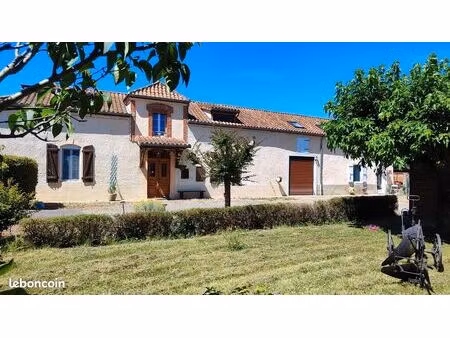 maison et gîte au coeur du village