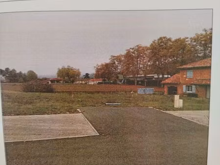 terrain de 660m2
