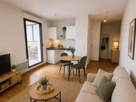 studio 1 pièce 25 m²