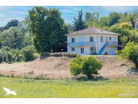 maison 6 pièces 137 m²