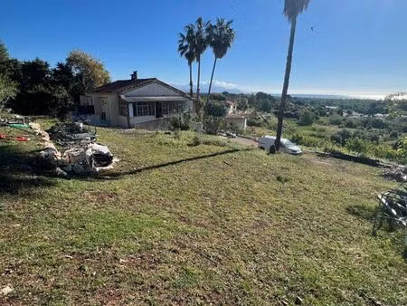 villa sur antibes avec vue panoramique sur grand terrain