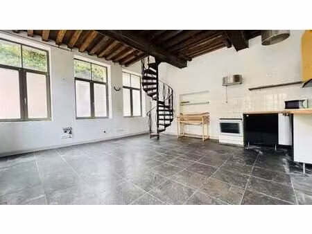à vendre – duplex 1 chambre à rafraichir au cœur de tournai