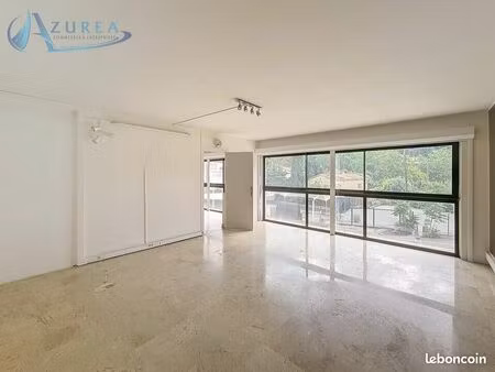 bureaux 67 m² le cannet
