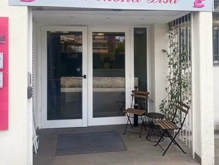 cabinet de manicure à louer