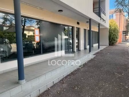 local commercial 194 m²