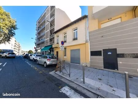 murs commerciaux