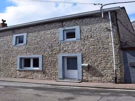 jolie petite maison villageoise