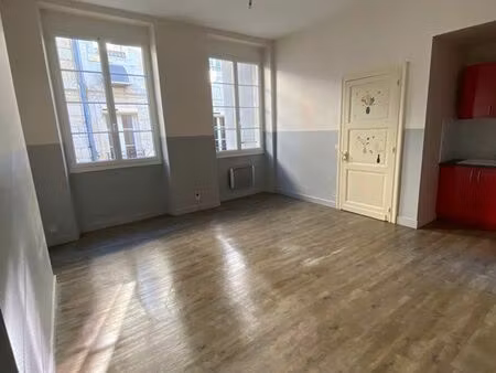 location t1bis centre ville condom