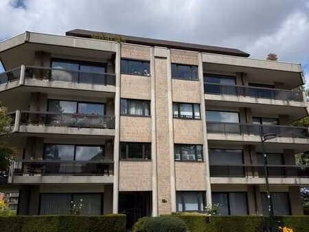 rez-de-chaussée de bureaux ou profession libérale