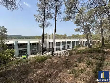 bureaux 149 m²