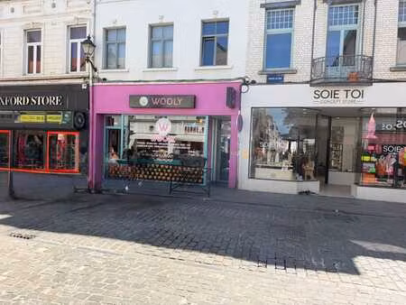 surface commerciale d'env. 140m² au coeur d'uccle