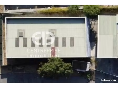 local 335 m² carros
