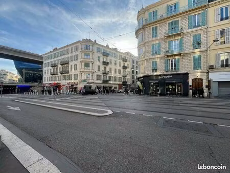local commercial 24 m² nice