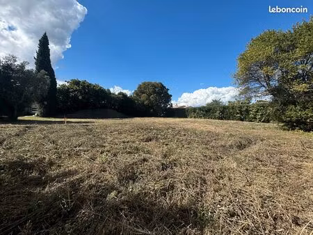 terrain 651 m² maillane