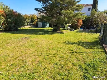terrain 400 m² pelissanne
