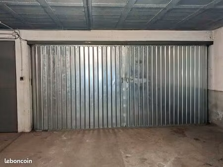 garage fermé 2 places
