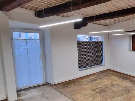 local commercial neuf – 37 m² – centre st-cézaire – prêt à exploiter
