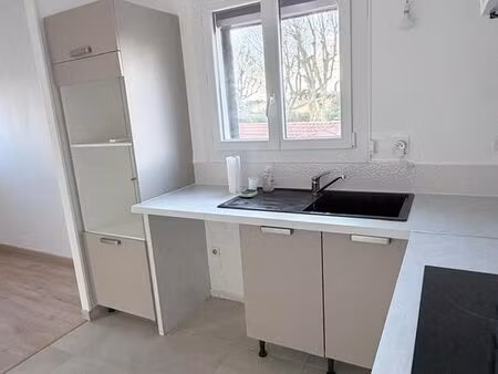 ? appartement t3 – résidence calme – faibles charges – istres