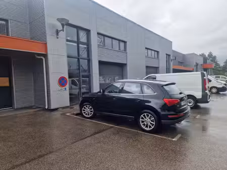 location local commercial