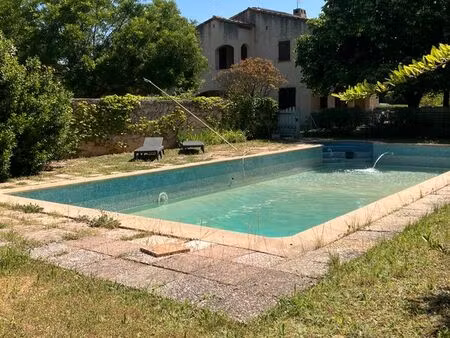 jouques : propriété avec 3 appartements 312 m² hab. sur 4 078 m² + piscine