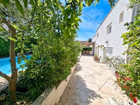 vends maison familliale lumineuse avec jardin et piscine