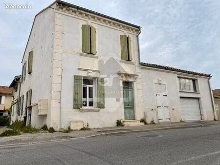 immeuble 11 pièces 300 m²